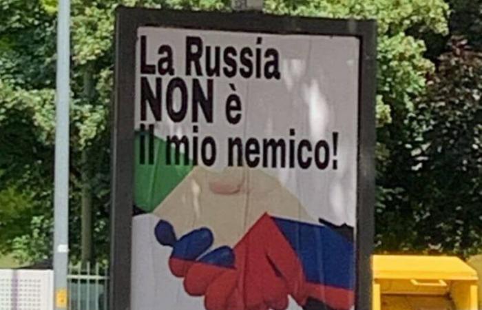 «¡Rusia no es mi enemigo!», volvieron los carteles de Verona por la libertad