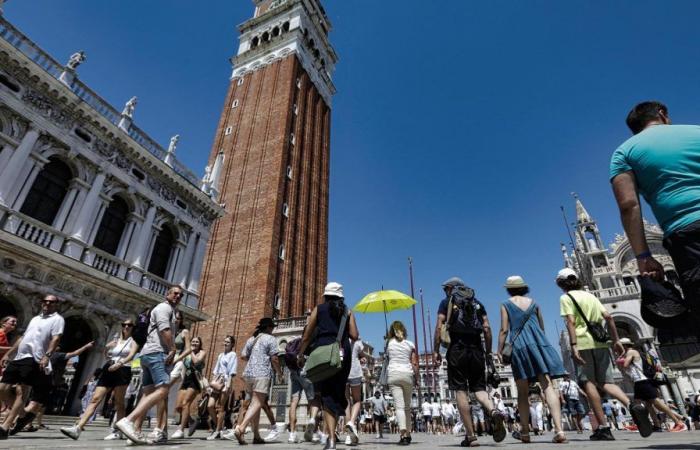 Los grandes eventos en Venecia atraen a turistas pero empujan a los residentes a abandonar la ciudad