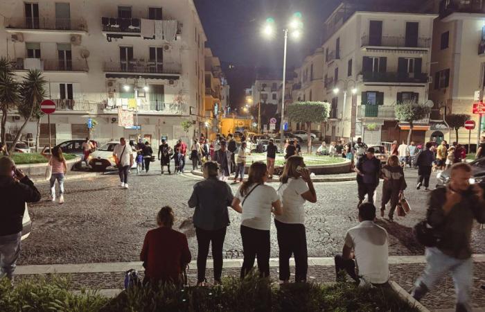 Campi Flegrei, protesta ciudadana en Pozzuoli: “Aquí sigue siendo una emergencia”