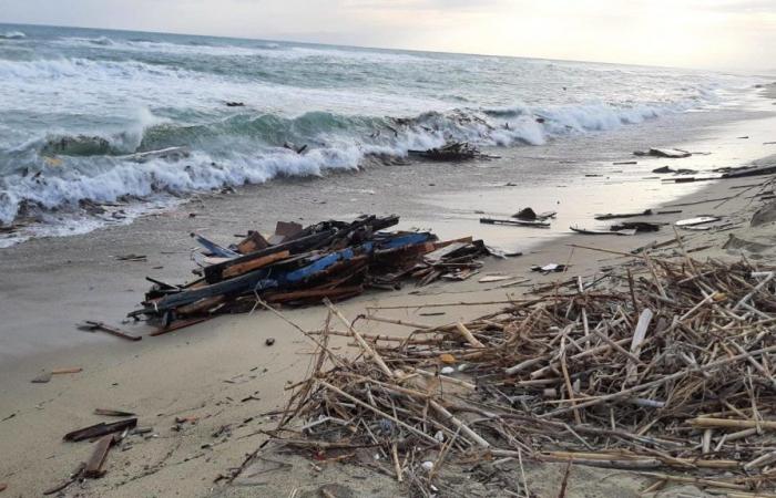 Tragedias en el mar entre Calabria, Lampedusa y Libia: decenas de desaparecidos y víctimas confirmadas
