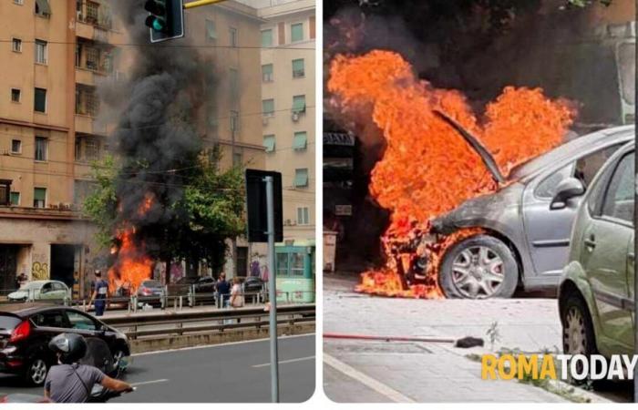 Incendio en Roma, coches incendiados delante de un taller en via Prenestina