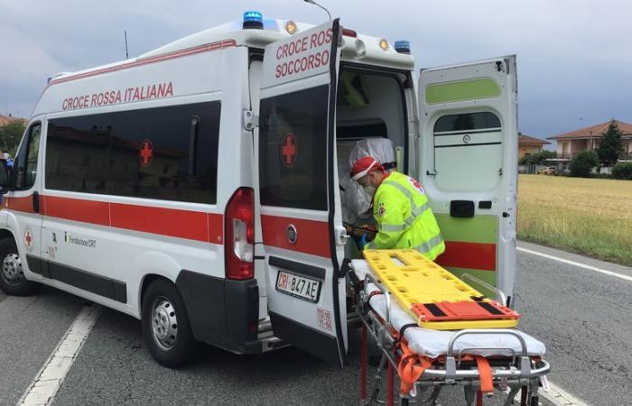 Mecánico afectado por la explosión de un neumático de camión: ingresado en el hospital Giovanni Bosco