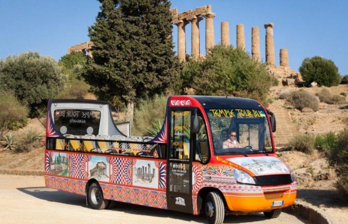 Lanzamiento del autobús turístico del templo y acuerdo con hoteleros para mejorar los servicios dirigidos a los turistas