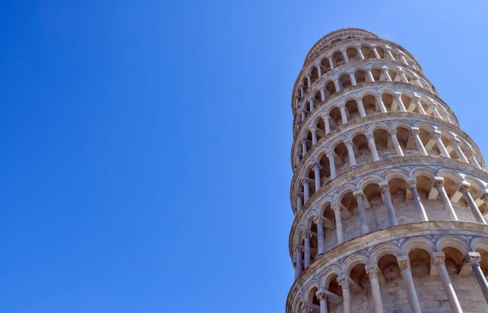 “La Torre en el Espejo” para celebrar los 850 años de la Torre de Pisa