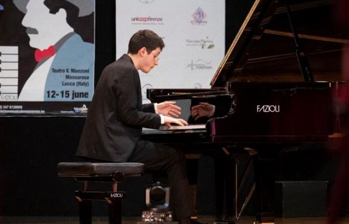 Alessandro Artese gana el Concurso Internacional de Piano de Massarosa. 36 competidores de todo el mundo.