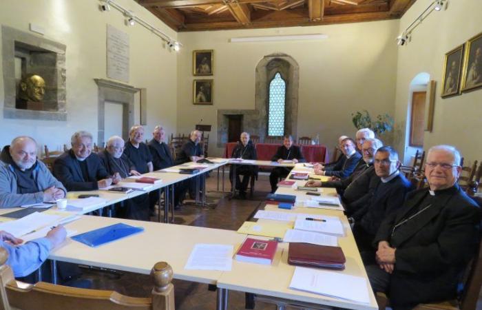 Obispos de Toscana: problemas pastorales emergentes en la sesión de verano, discusión sobre la reestructuración de las oficinas y servicios de la CEI, luz verde para la agencia regional de información