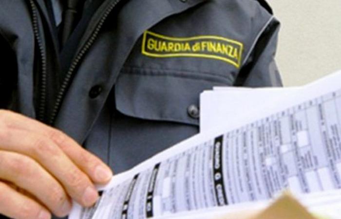 Se hace pasar por enfermo y trabaja en la escuela sólo 9 días en 3 años: denunció un hombre de la provincia de Reggio Calabria