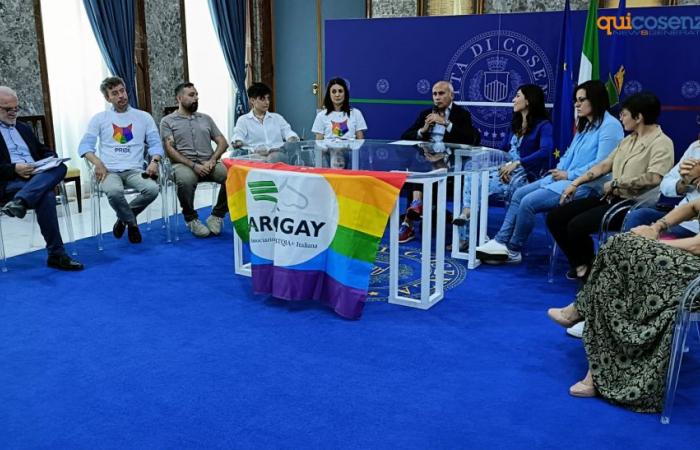 Cuenta atrás para ‘Cosenza Pride 2024’: programa y recorrido ilustrados en el Municipio