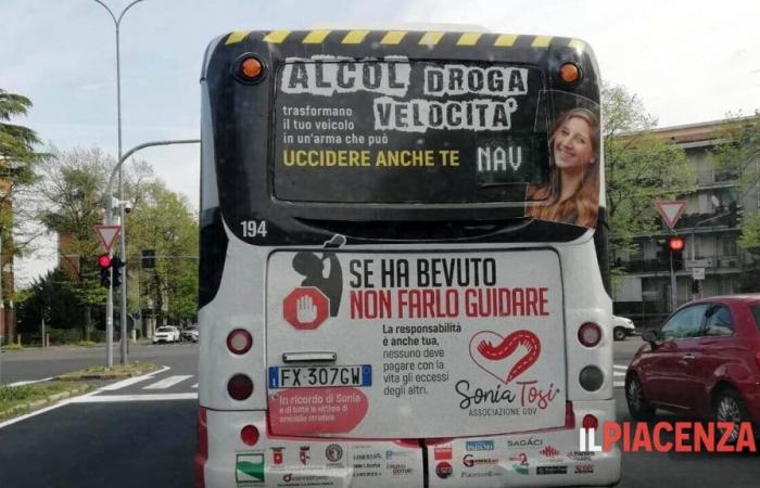 El disco bus llega para frecuentar con seguridad tres discotecas de Piacenza