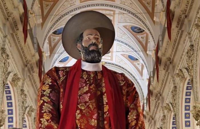 Entusiasmo y asombro por la presentación del primer Santone de San Pietro in Modica. Vuelve una tradición desaparecida desde hace 70 años