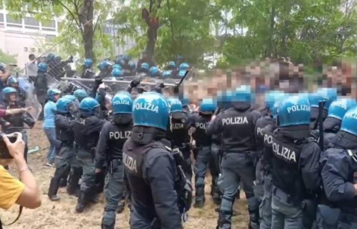 Bolonia, enfrentamientos en el parque Don Bosco entre policías y ecologistas: 4 activistas detenidos