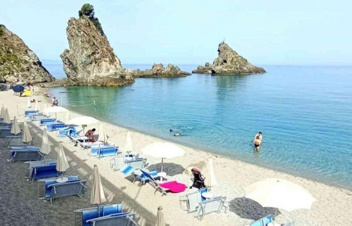 Una de las playas más hermosas de Calabria en Tonnara di Palmi está en riesgo.