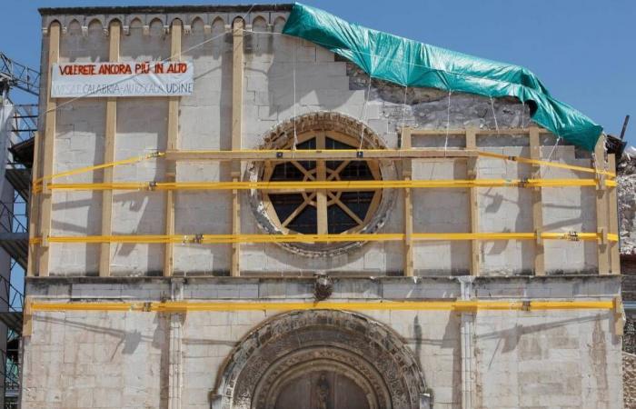 San Pietro, L’Aquila abraza una vez más la iglesia de Capoquarto