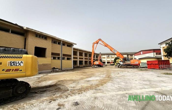 Liceo Imbriani de Avellino, demolición en marcha: nuevo campus en 2026