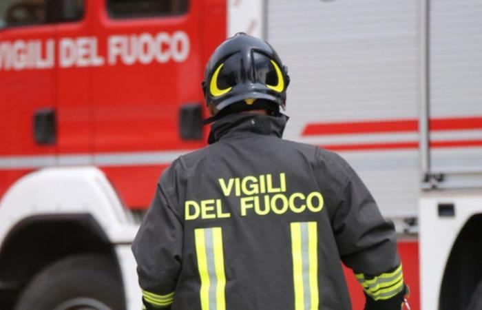 Incendio en el barrio Vigne Nuove de Roma, cerca de una guardería y de una gasolinera: niños evacuados