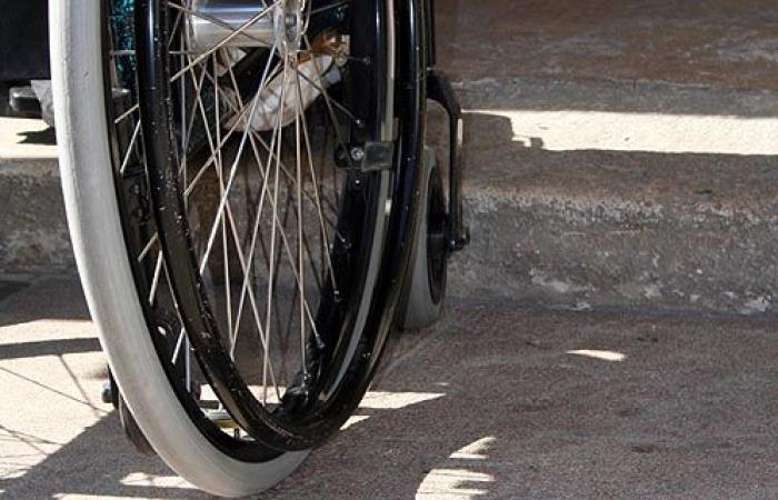 La asociación “L’Albero dei Sorrisi” dona cuatro sillas de ruedas para el Cml Inps Calabria