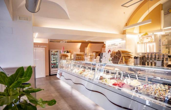 Cerca de Savona, la heladería Dario ha creado el sabor de la tarta de queso con albaricoque, un queso local y crumble de almendras.