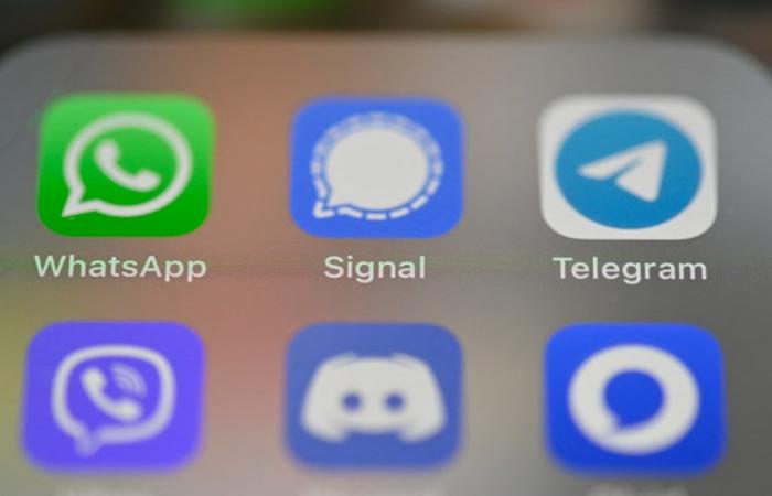 La UE impulsa el escaneo masivo de mensajes privados en WhatsApp y Signal