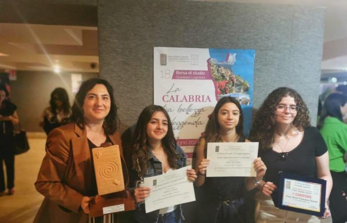 Reggio Calabria, Anna Maria Tassone del liceo Zaleuco de Locri gana la XVIII edición de la beca “G. Logoteta”