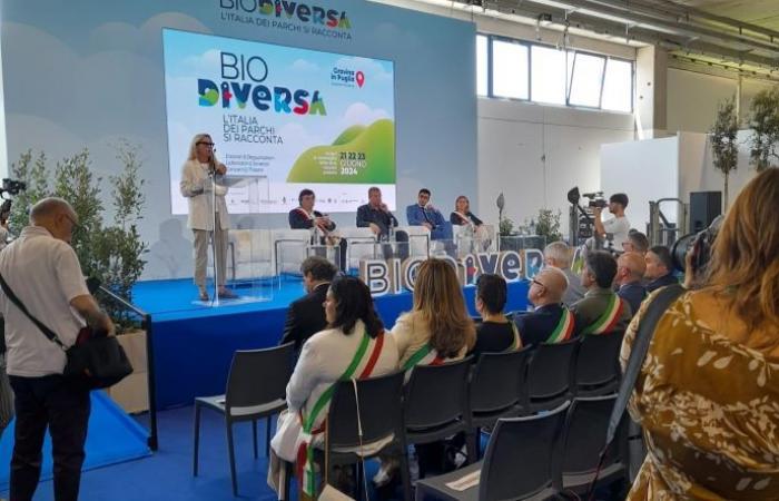La alcaldesa de Andria Giovanna Bruno presente en Gravina in Puglia en la inauguración de “Biodiversa. La Italia de los parques”