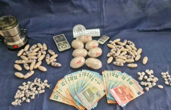 Casi dos kilos de heroína escondidos en la casa se habrían vendido en el mercado por más de 100.000 euros
