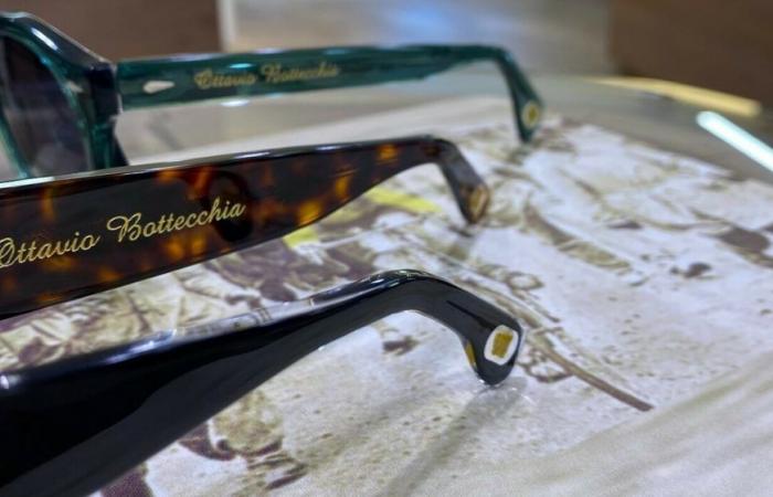 Se subastan gafas de sol con fragmentos de la camiseta ganada en el Tour de Francia de 1923 por Ottavio Bottecchia