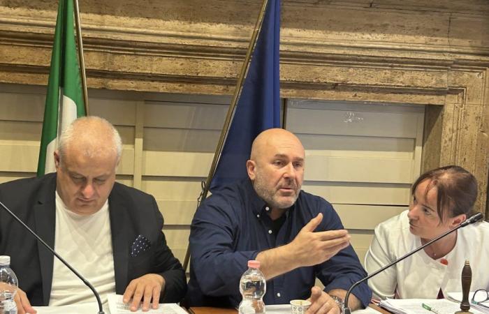«Terni no se puede gobernar mirándola desde Livorno, Reggio Calabria o Caserta»