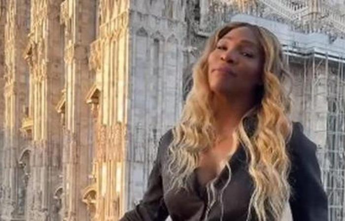 Serena Williams en Milán posa frente al Duomo al son de Mambo Italiano