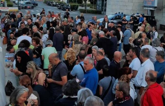“Stop 5G” los ciudadanos no paran: la recogida de firmas continúa y el sábado por la noche se retransmitirá en Canale Italia