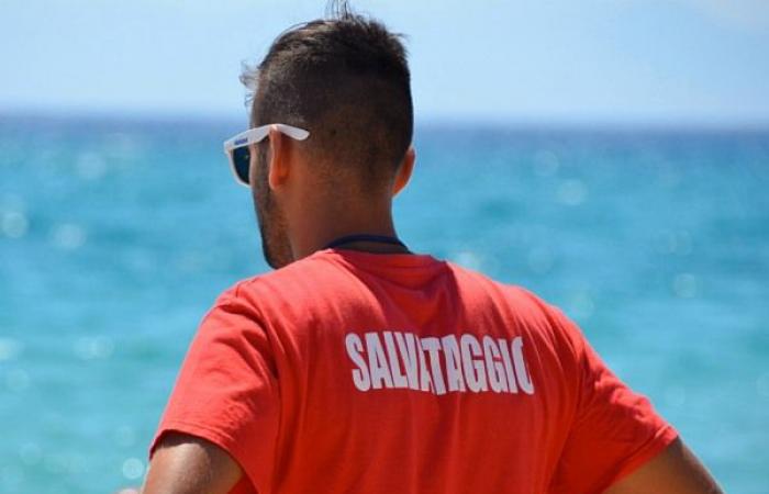 Comienza la temporada de verano en el lago Maggiore: los socorristas regresan a la playa