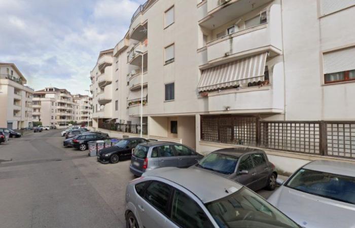 Sassari, se cae del balcón mientras limpiaba | Cagliari