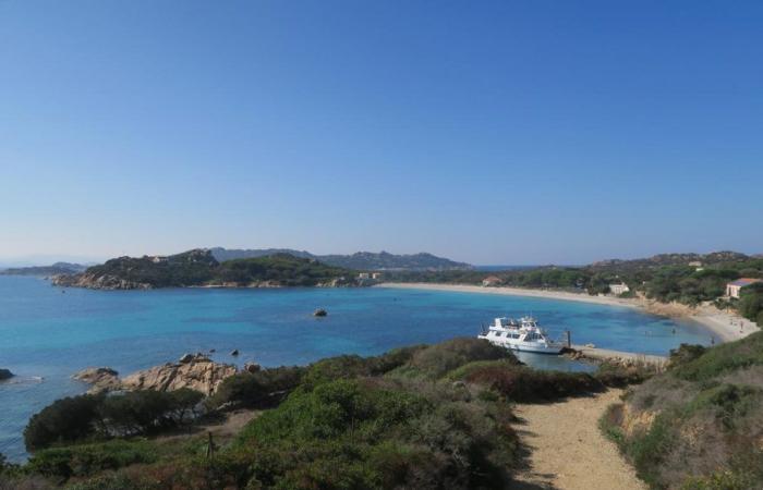 Esta hermosa isla siciliana está a la venta (y tal vez quede desfigurada para siempre)