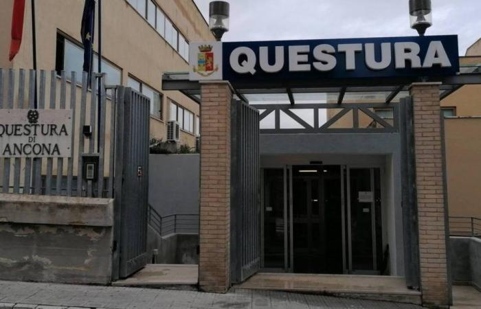 La jefatura de policía de Ancona emitió un Dacur con prohibición de entrada y estacionamiento cerca de un bar – Noticias Ancona-Osimo – CentroPagina