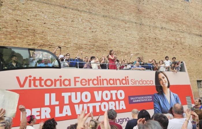 Ferdinandi entusiasma al Frontone: «Quien subyuga Perugia vuelve a casa. Espero ser el alcalde que esté a la altura de tus sueños”