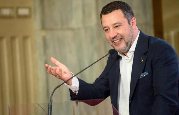 Salvini: «¿Autonomía? Sería una oportunidad para las polémicas distraídas del Sur”. Y sobre el MEDE: “Nunca lo ratificaremos”