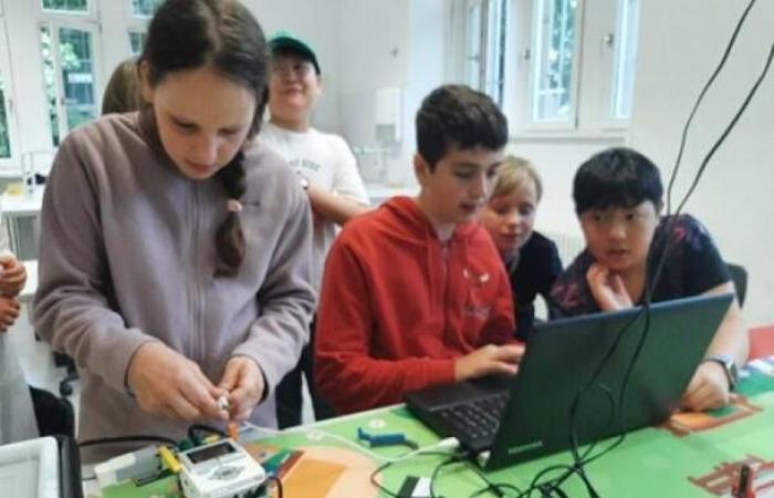 Estudiantes de la Escuela Europea de Varese en Stuttgart aprenderán robótica espacial
