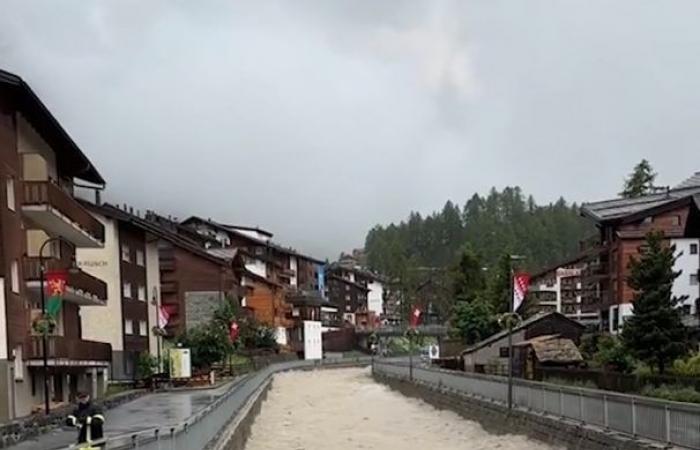 Zermatt aislada con trenes y carreteras bloqueadas