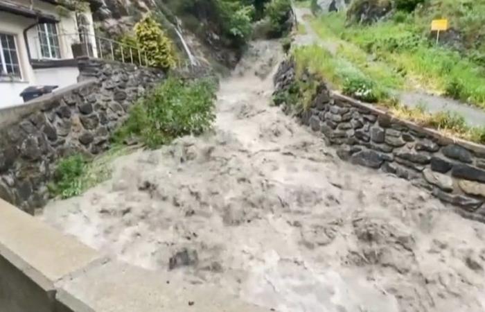 Fuertes lluvias en Suiza, inundaciones en Valais: tres personas desaparecidas. La estación de esquí de Zermatt está aislada.