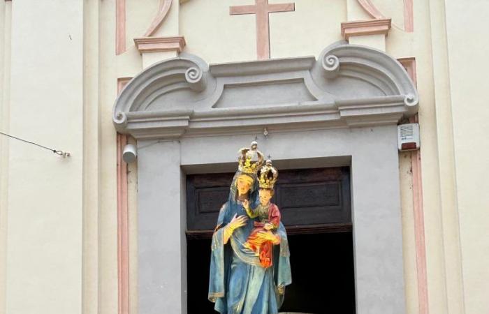 Moncalieri: la Iglesia se abre a las mujeres, ayer subió al escenario la primera portadora de la Consolata