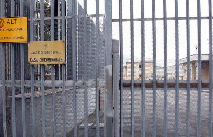 Un hombre de 36 años se escapa de la prisión de Livorno a plena luz del día, los sindicatos atacan al gobierno: “Desastre”