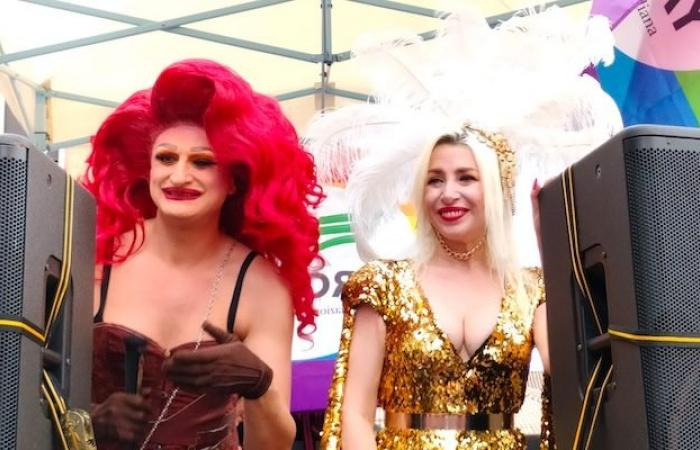 Música y colores en el centro de Varese con el desfile del Orgullo por los derechos LGBT