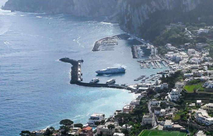 Capri, nueva ordenanza: sí a los desembarcos para quienes hayan reservado hoteles