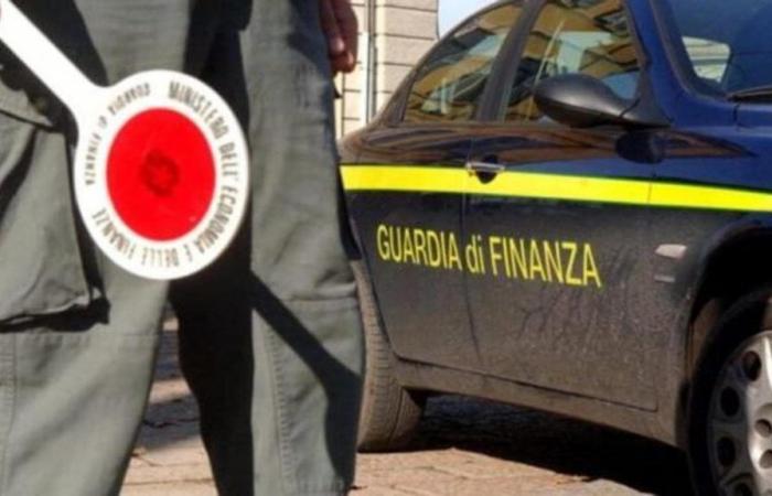 La Spezia, detenido con un kilo de cocaína en el coche, otros 600 gramos escondidos en el garaje