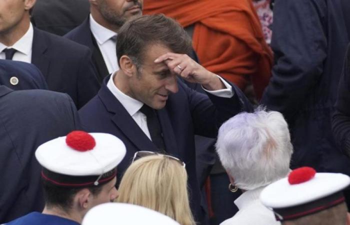 Caos y acusaciones en torno a Macron: «Hay demasiadas cucarachas en Palacio»