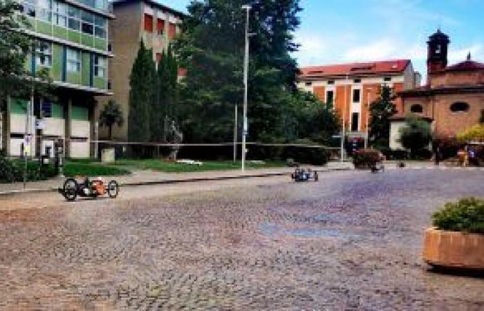Carreteras cerradas a los handbikes, la polémica arrecia en Busto: los comerciantes se rebelan