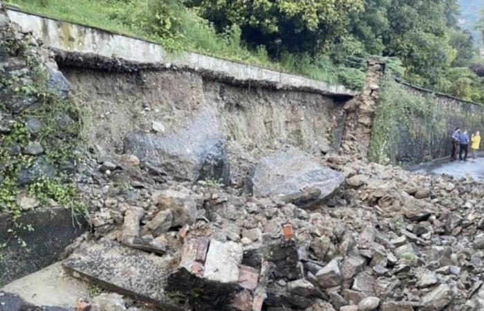 Hoy, Villa Sironi: una parte del muro se derrumba después de la tormenta. Más daño a Imberido