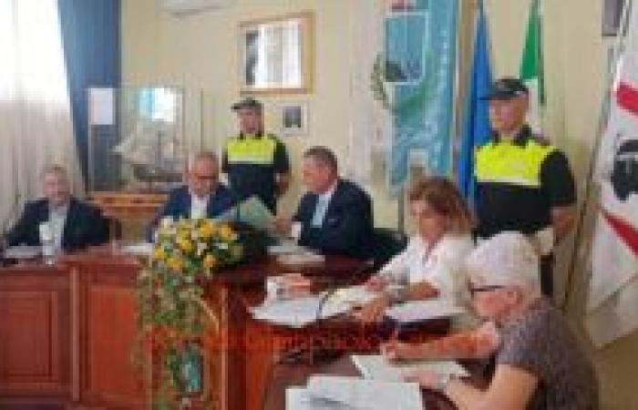 El nuevo consejo municipal de Calasetta tomó posesión anoche