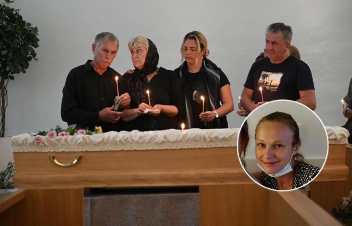 El funeral de Anna en Módena, abrazos y lágrimas por su madre asesinada por su exmarido
