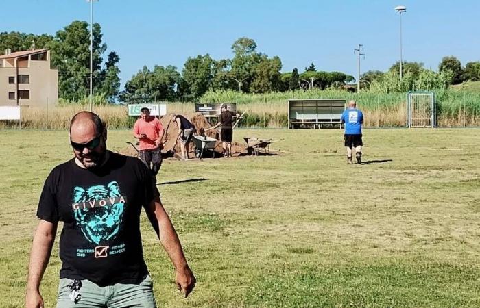 Grosseto Rugby Club: directivos, padres y jugadores trabajan para rehacer el campo de juego