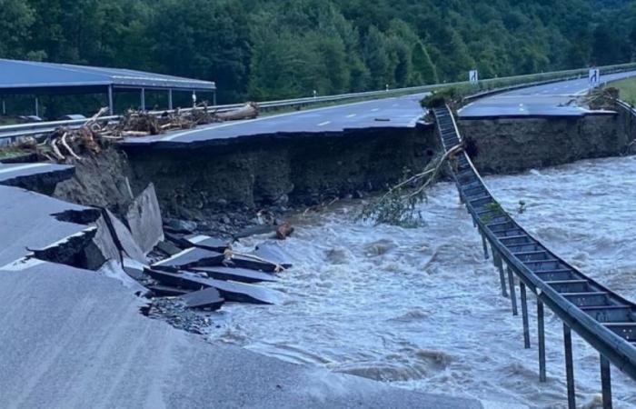 La riada en Mesolcina cambia las características de la zona: carreteras arrasadas, nuevos desaparecidos